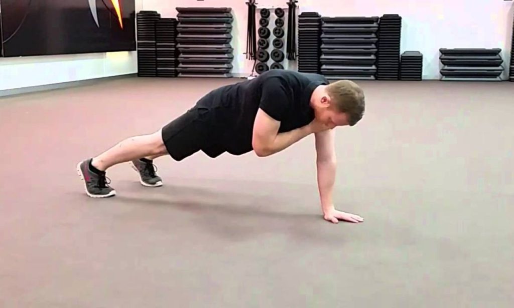 Push-ups With Shoulder Tap